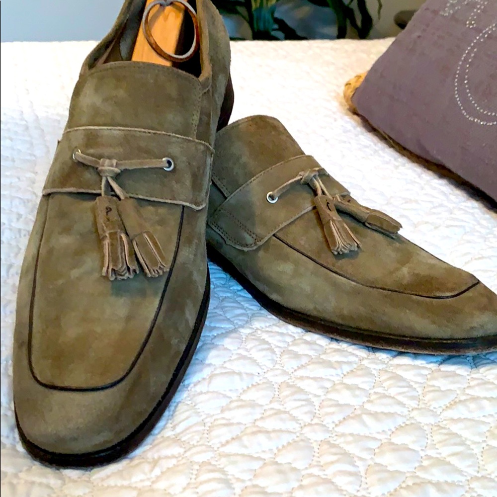 Size 10.5 J&M tassel loafers.